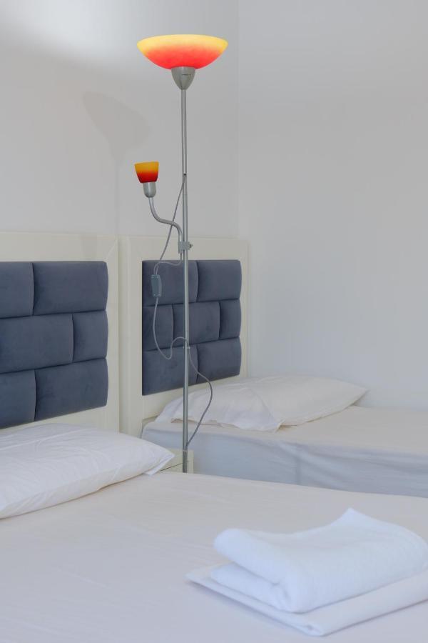 Davide Rooms Sarande Luaran gambar
