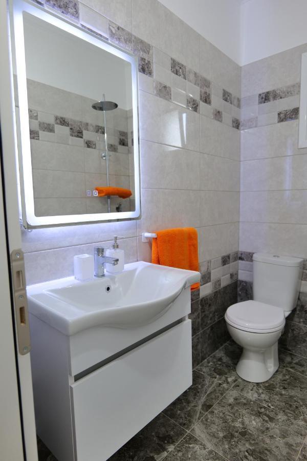 Davide Rooms Sarande Luaran gambar