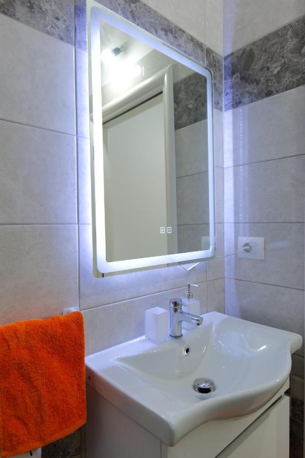 Davide Rooms Sarande Luaran gambar